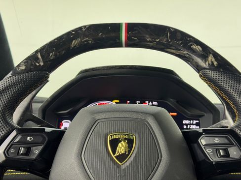 Used 2018 Lamborghini Huracan Performante image 25