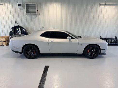Used 2022 Dodge Challenger SRT Hellcat Redeye RWD image 2