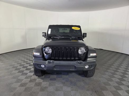 Used 2019 Jeep Wrangler Sport AWD/4WD image 3