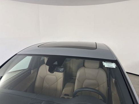 Certified 2023 Porsche Macan Turbo AWD/4WD image 17