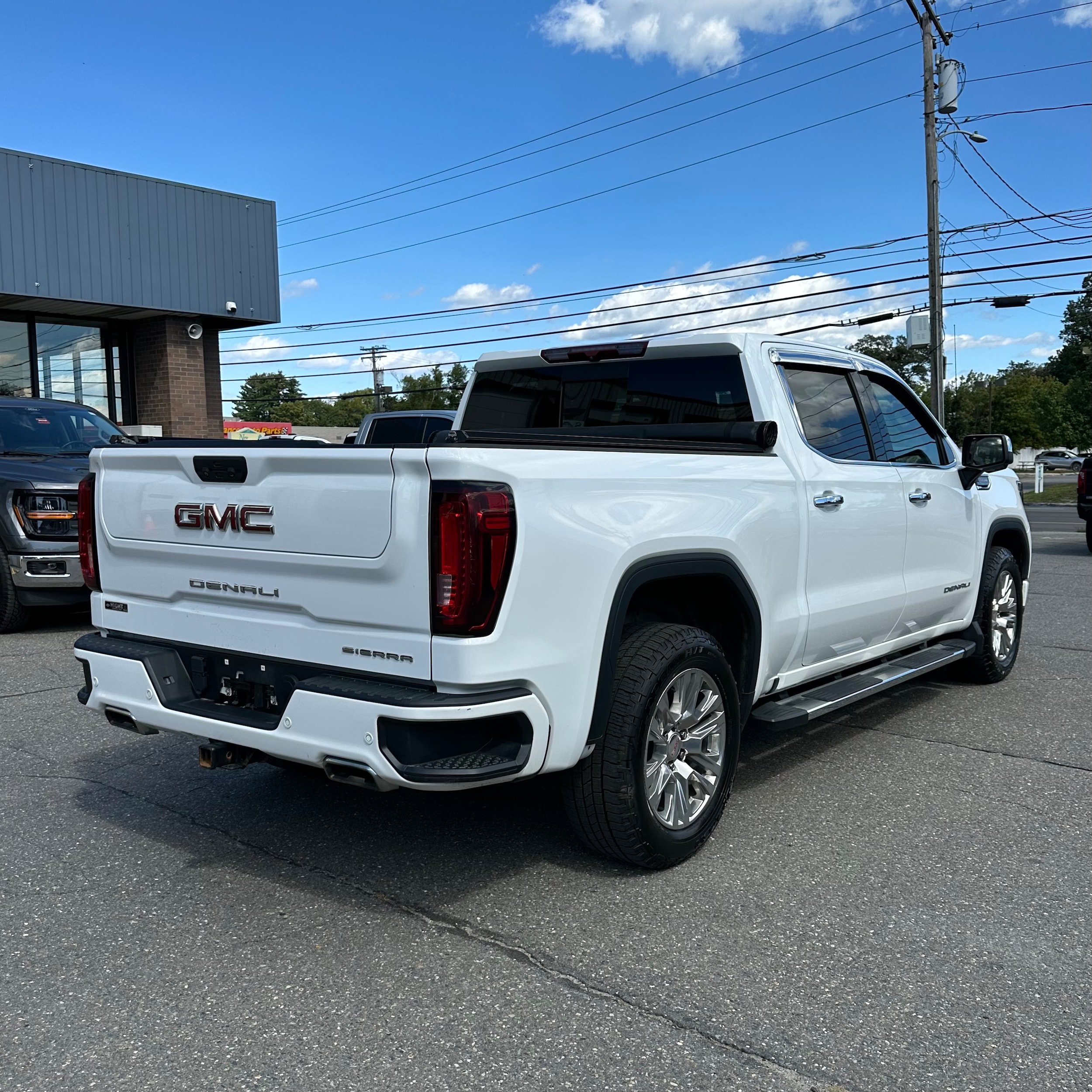 Used 2023 GMC Sierra 1500 Denali AWD/4WD image 3