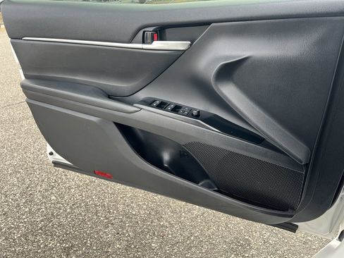 Used 2020 Toyota Camry SE image 15