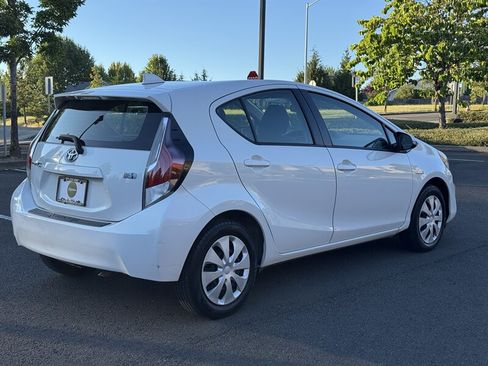 Used 2015 Toyota Prius C Two FWD image 5