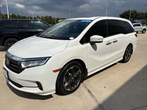 Used 2024 Honda Odyssey Elite image 4
