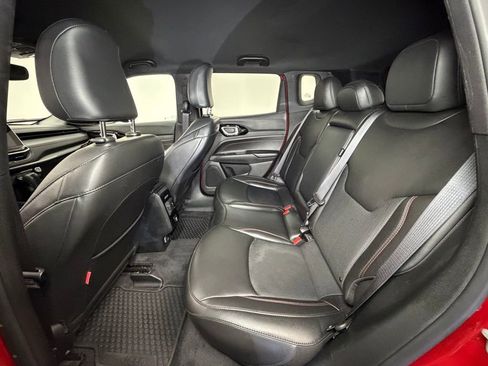 Used 2023 Jeep Compass Trailhawk image 5