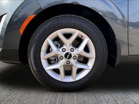 Used 2025 Kia Soul LX w/ LX Technology Package image 8