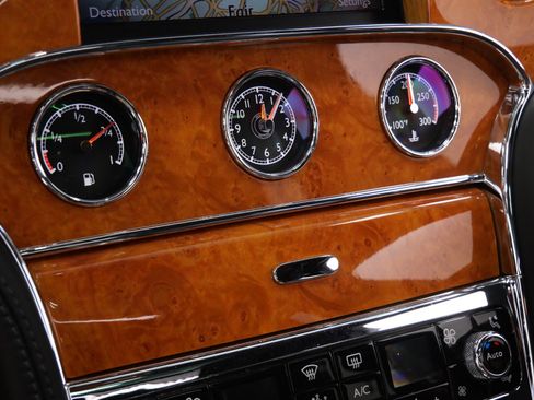 Used 2013 Bentley Mulsanne RWD image 30