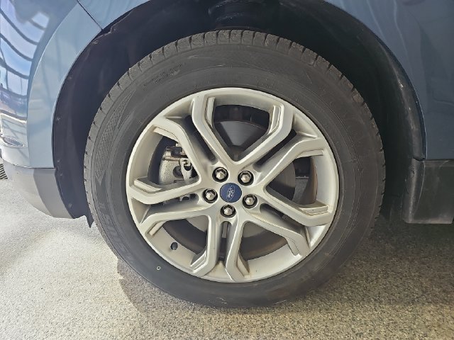 Used 2018 Ford Edge Titanium w/ Equipment Group 301A AWD/4WD image 26
