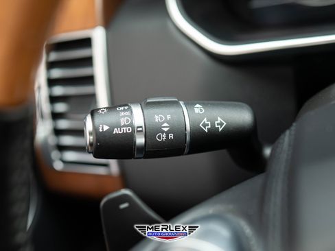 Used 2018 Land Rover Range Rover Long Wheelbase Supercharged image 33