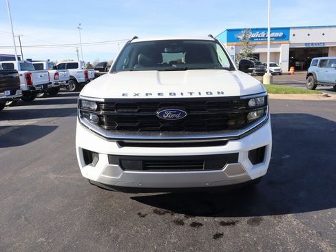 New 2025 Ford Expedition Platinum w/ Driver's Package image 10