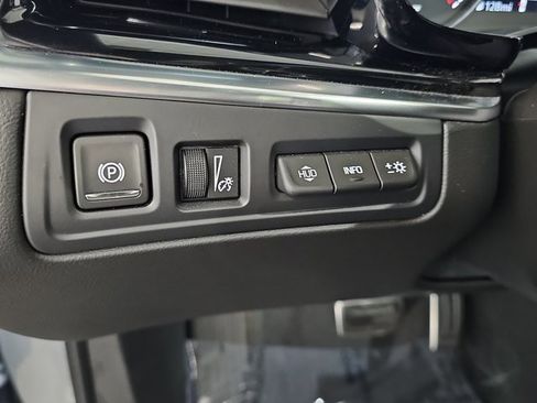 Used 2025 Cadillac XT6 Sport w/ Platinum Package image 28