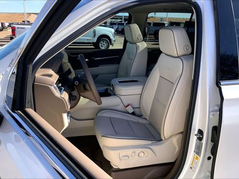 Used 2023 GMC Yukon Denali image 7