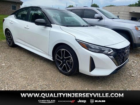 Used 2025 Nissan Sentra SR w/ SR Premium Package FWD image 1