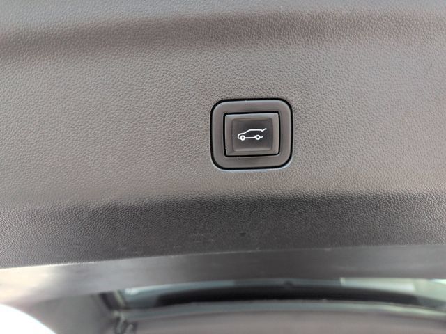 Used 2023 GMC Yukon SLT AWD/4WD image 24