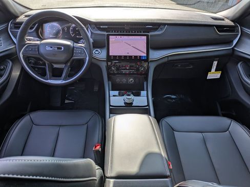 New 2025 Jeep Grand Cherokee Limited image 28