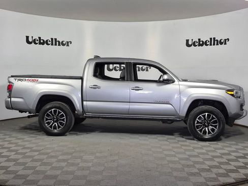 Certified 2020 Toyota Tacoma TRD Sport w/ TRD Premium Sport Package AWD/4WD image 8