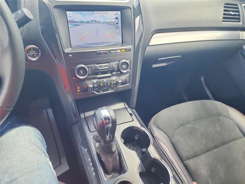 Certified 2018 Ford Explorer XLT w/ Equipment Group 202A image 31