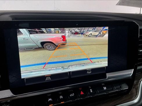 Used 2024 GMC Sierra 1500 Elevation image 17