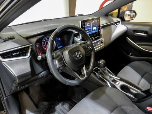 Used 2021 Toyota Corolla SE image 3
