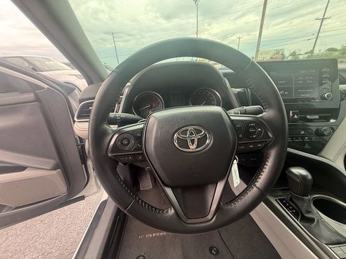 Used 2023 Toyota Camry SE image 16