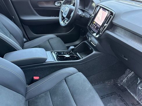 Used 2023 Volvo XC40 Recharge Ultimate w/ Protection Package Premier AWD/4WD image 16