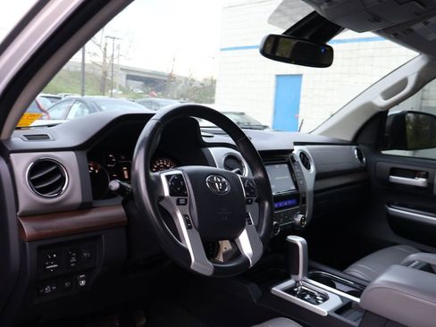 Used 2018 Toyota Tundra Limited image 9