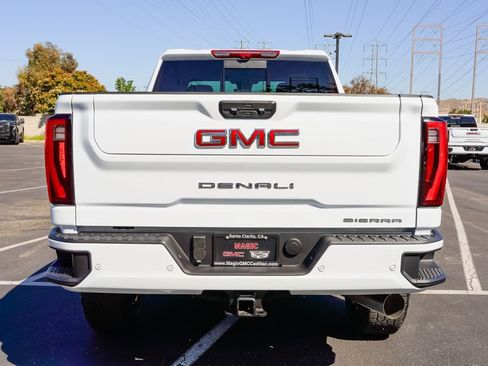 New 2026 GMC Sierra 2500 Denali w/ Denali Reserve Package AWD/4WD image 9