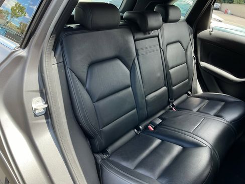 Used 2017 Mercedes-Benz B 250e image 20