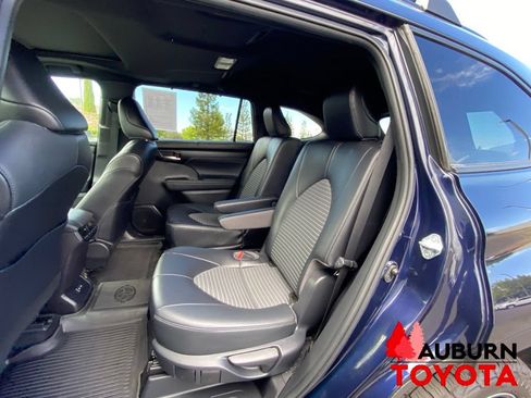 Used 2022 Toyota Highlander XSE AWD/4WD image 29