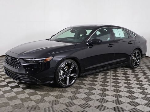 Used 2023 Honda Accord Sport image 7