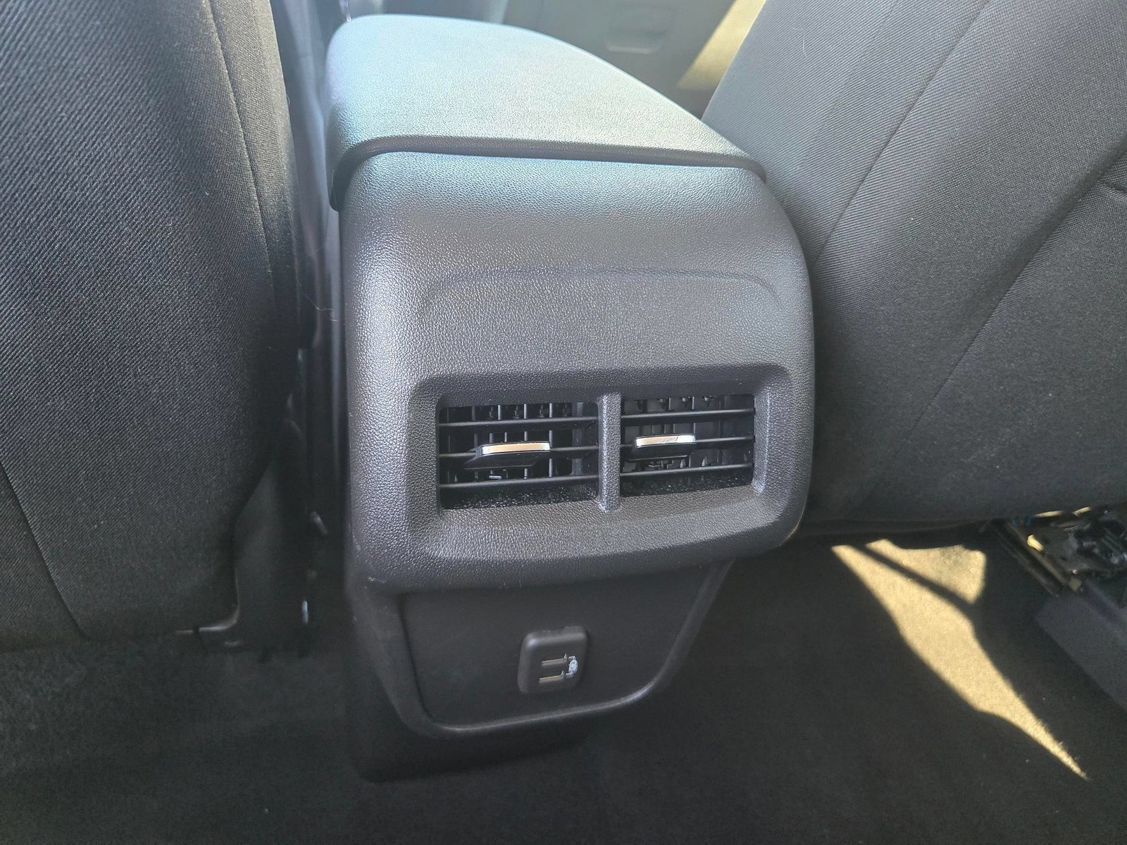 Used 2023 Chevrolet Equinox LT AWD/4WD image 6