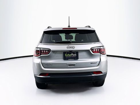Used 2022 Jeep Compass Latitude AWD/4WD image 7