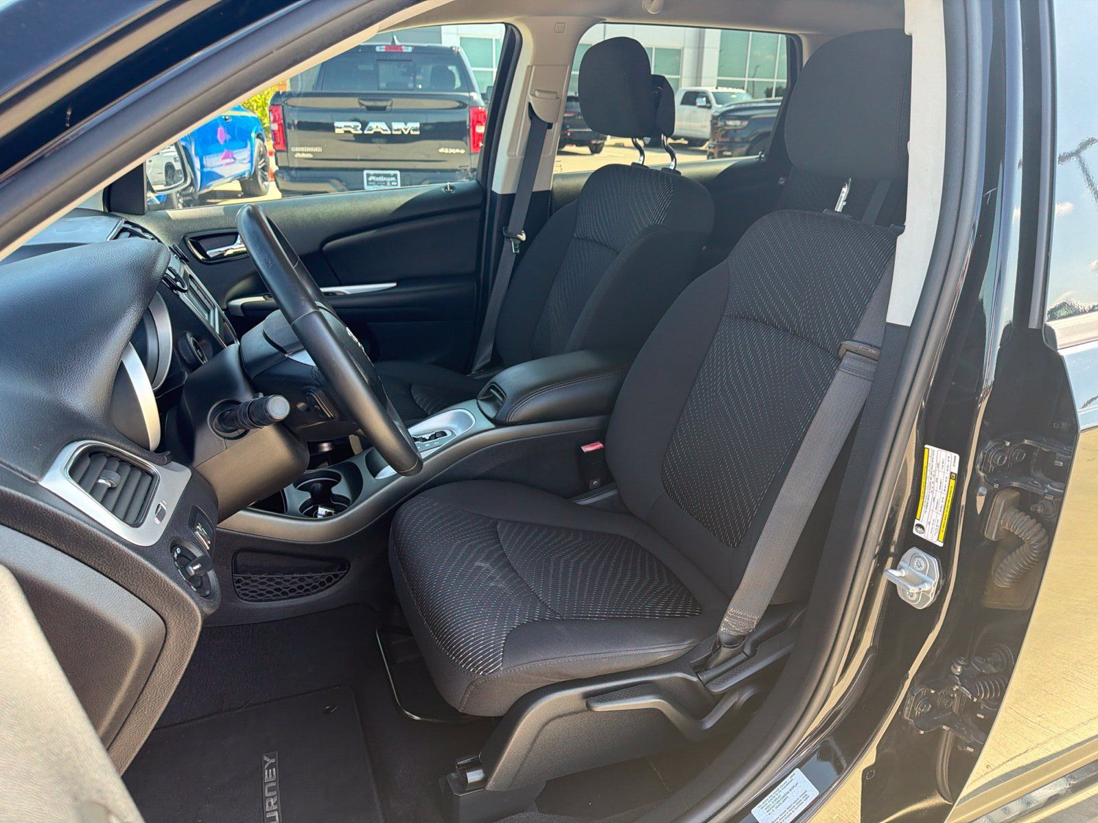 Used 2016 Dodge Journey SE w/ Flexible Seating Group FWD image 14