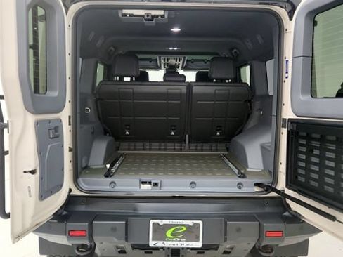 Used 2025 INEOS Grenadier AWD/4WD image 29
