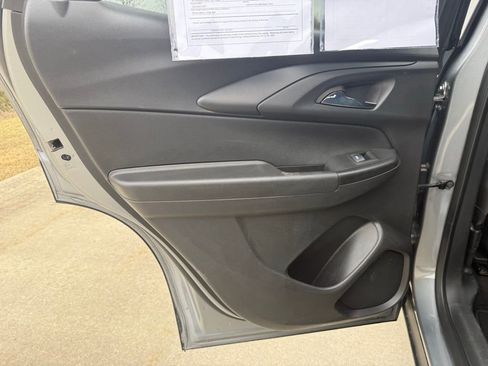 Used 2023 Chevrolet TrailBlazer RS w/ Convenience Package image 12