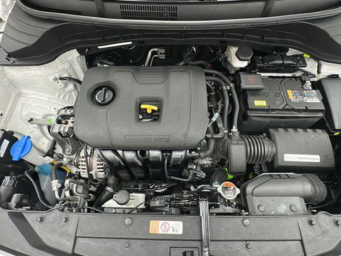 Used 2025 Kia Soul LX w/ LX Technology Package FWD image 20