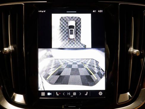 Used 2024 Volvo V60 B5 Cross Country Ultimate image 12