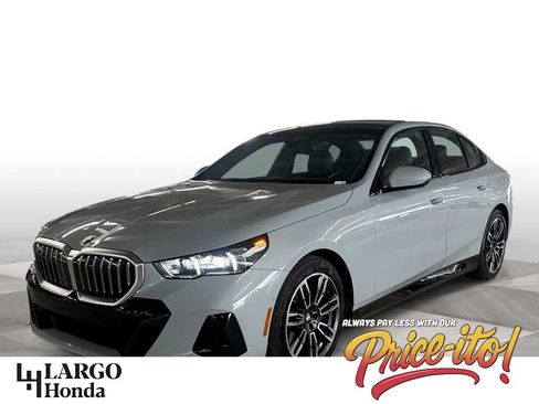 Used 2026 BMW 530i xDrive AWD/4WD image 1