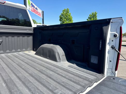 Used 2020 Chevrolet Silverado 1500 Custom w/ Custom Max Trailering Package AWD/4WD image 18
