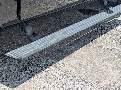 Used 2022 RAM 1500 Laramie RWD image 13