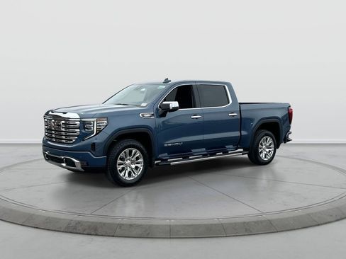Used 2026 GMC Sierra 1500 Denali w/ Technology Package AWD/4WD image 4