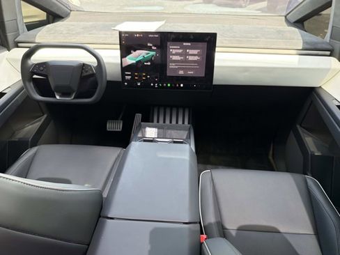 Used 2024 Tesla Cybertruck Cyberbeast AWD/4WD image 25