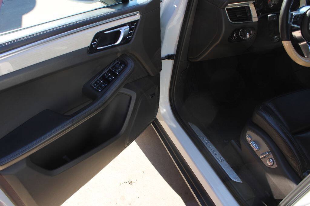 Used 2016 Porsche Macan S AWD/4WD image 8