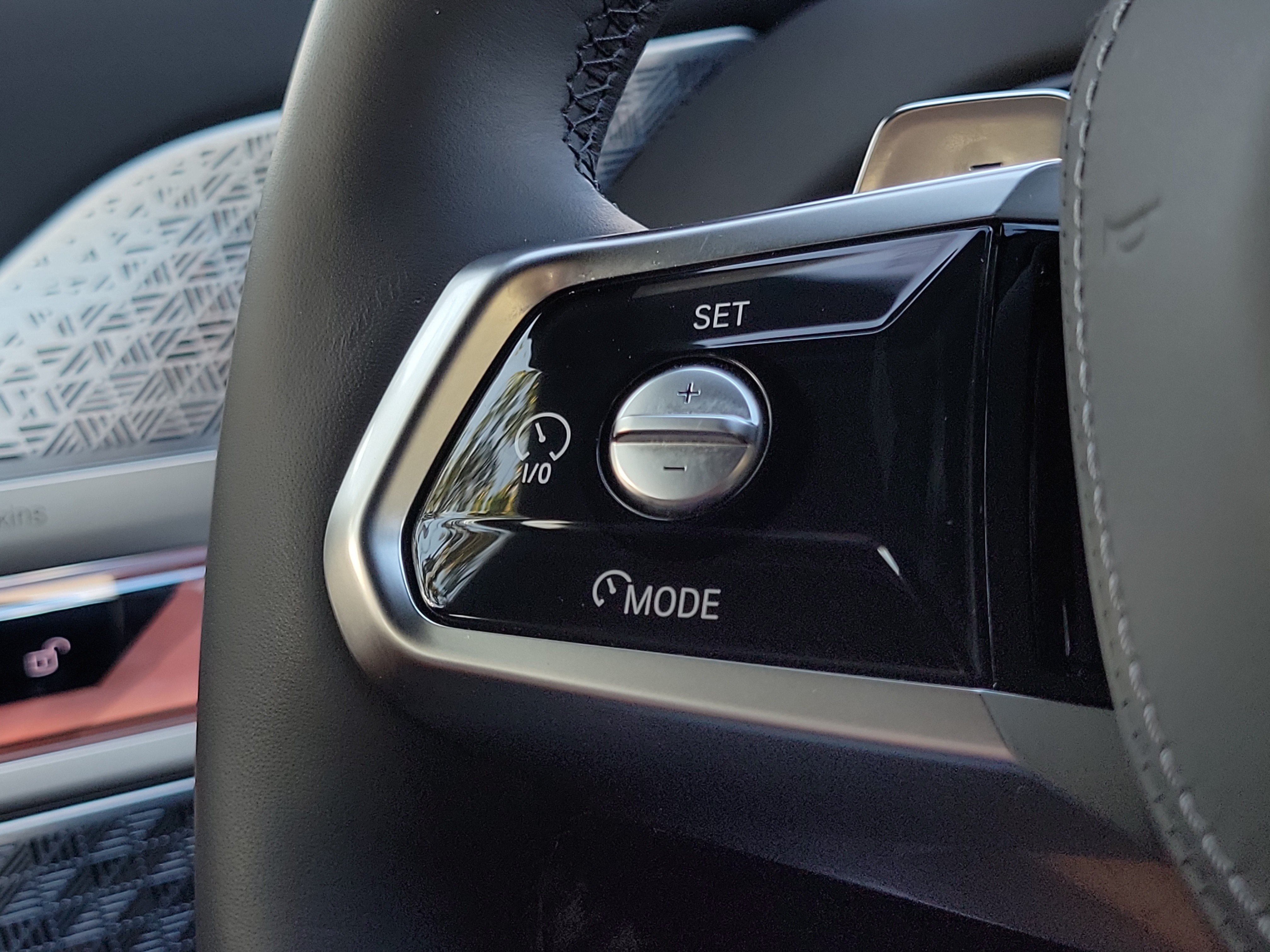 Used 2026 BMW 740i w/ Executive Package RWD image 27