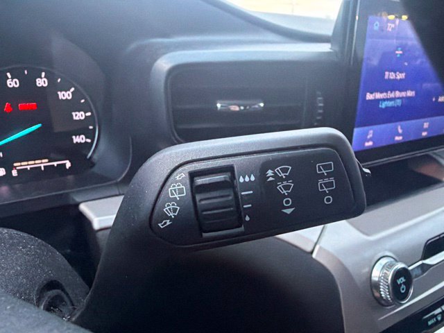 Used 2023 Ford Explorer XLT AWD/4WD image 46