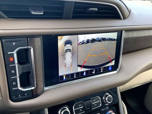 Used 2022 GMC Yukon XL Denali image 26