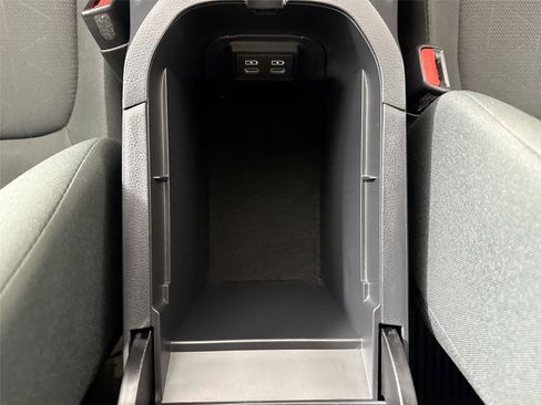 Certified 2025 Toyota RAV4 XLE AWD/4WD image 30