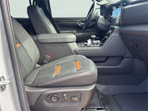 Used 2025 GMC Sierra 1500 AT4 w/ AT4 Premium Package image 11