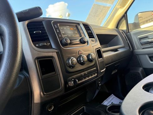 Used 2018 RAM 3500 Tradesman w/ Chrome Appearance Group image 15