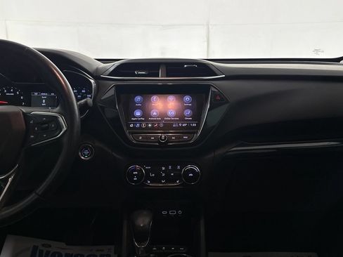 Used 2022 Chevrolet TrailBlazer LT w/ Premium Seating Package AWD/4WD image 28